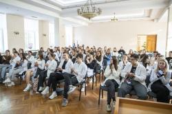 Представил свои приоритеты на посту примара муниципия Кишинёв сотрудникам Медицинского колледжа.